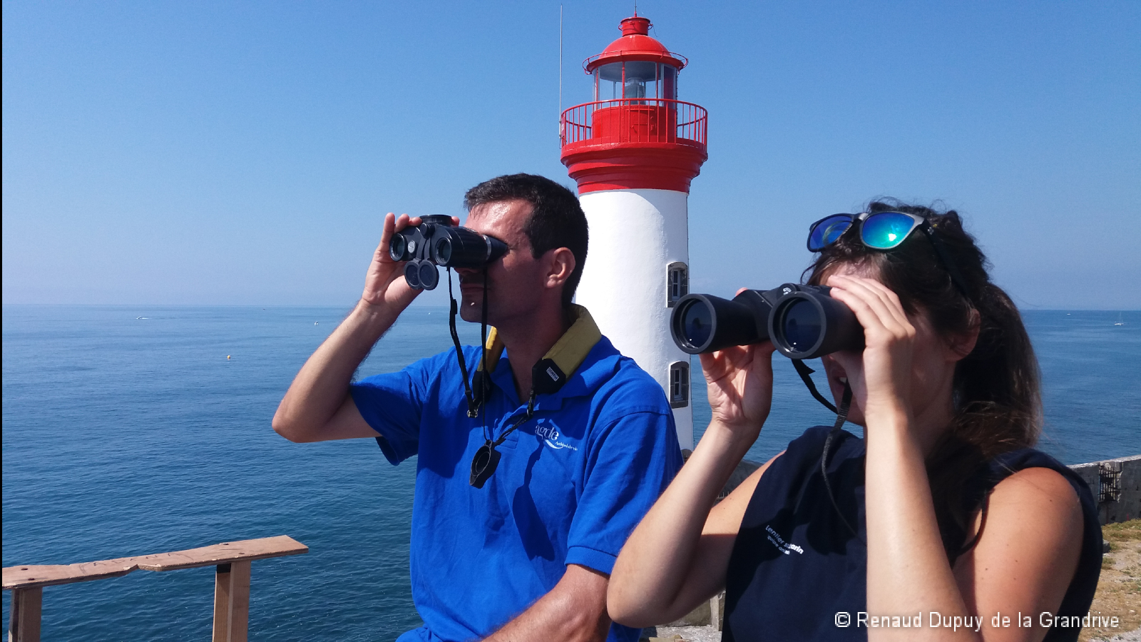 Agents réalisant le comptage nautique sur le fort Brescou